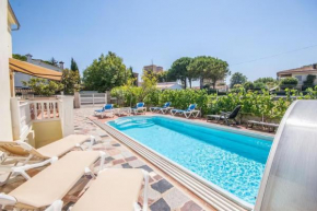 Villa espaciosa cerca de la playa de Sant Pere Pescador